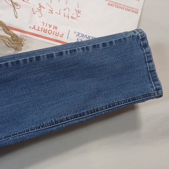 CJ BANKS WOMENS JEANS SIZE 14W IN A BEAUTIFUL BLUE DEMIN FADED - Picture 3 of 7